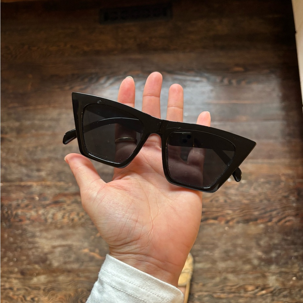 Black Oversized Sunglasses